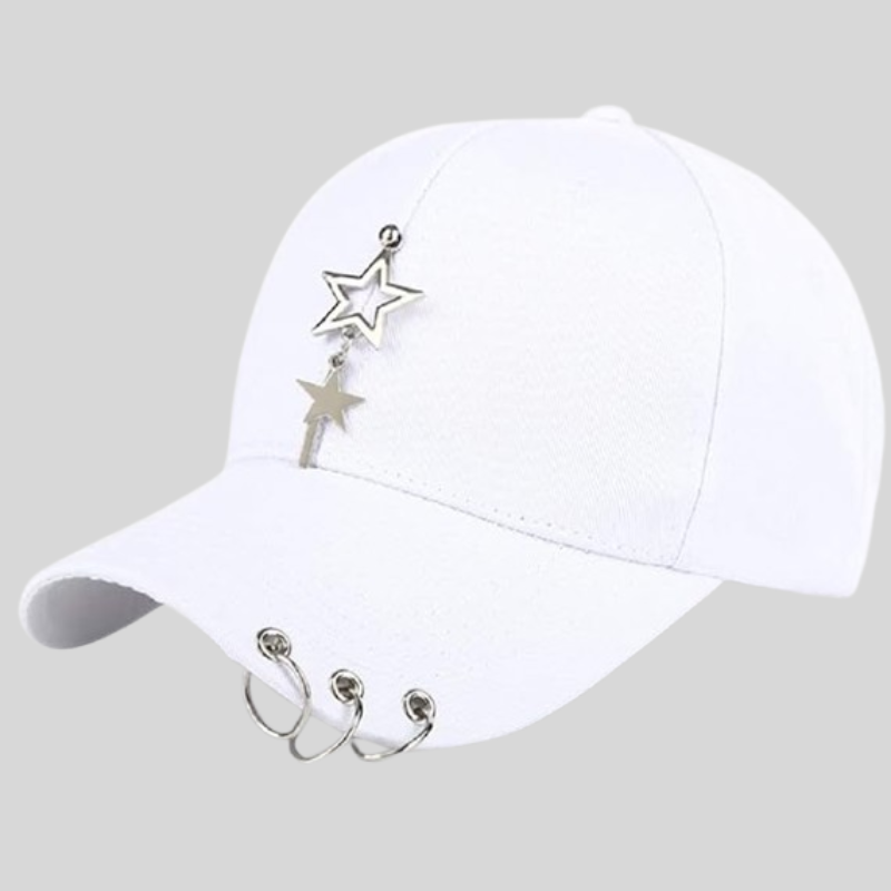 K-pop - Gorra ajustada metálica con cadena.